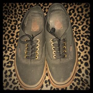 Van's black with gum